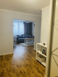  23 - River Mall - 2  80     12