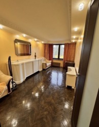 Продається 2-кімнатна квартира з якісним ремонтом у центрі Русанівки фото 2 Продається 2-кімнатна квартира з якісним ремонтом у центрі Русанівки фото 2