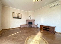 2-рівнева квартира, власне опалення, камін, центр, поруч парк Шевченка фото 4 2-рівнева квартира, власне опалення, камін, центр, поруч парк Шевченка фото 4