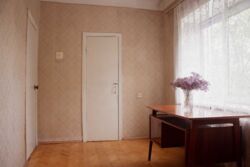 Продаж охайної 2 кімнатної квартири на Воскресенці, просп Воскресенський,3 фото 1 Продаж охайної 2 кімнатної квартири на Воскресенці, просп Воскресенський,3 фото 1