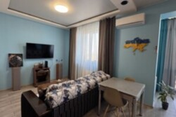  1  41.9 .   .   Green Life  17