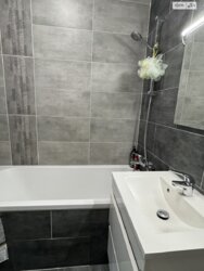  1  41.9 .   .   Green Life  3