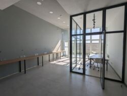  1    CINEMA HOUSE  4