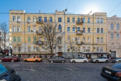 Продаж 3к квартири ст.м Золоті Ворота фото 1 Продаж 3к квартири ст.м Золоті Ворота фото 1