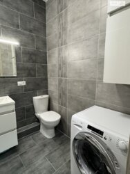  1  41.9 .   .   Green Life  8