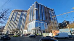  4    Podil Plaza & Residence  1