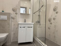  1  42.1 .   .  106, . 40  Green Life  16