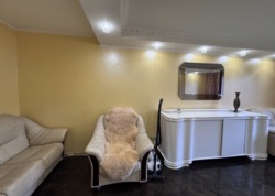 Продається 2-кімнатна квартира з якісним ремонтом у центрі Русанівки фото 3 Продається 2-кімнатна квартира з якісним ремонтом у центрі Русанівки фото 3