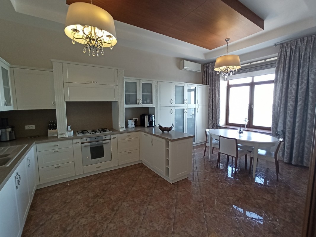 Продам 4-х ком квартиру по ул. Азарова/Французский бульвар. Купить квартиру с видом на море