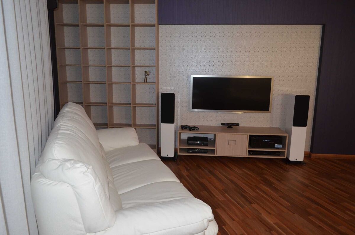 Продажа 4-х комнатной квартиры на Артема фото 1 Продажа 4-х комнатной квартиры на Артема фото 1