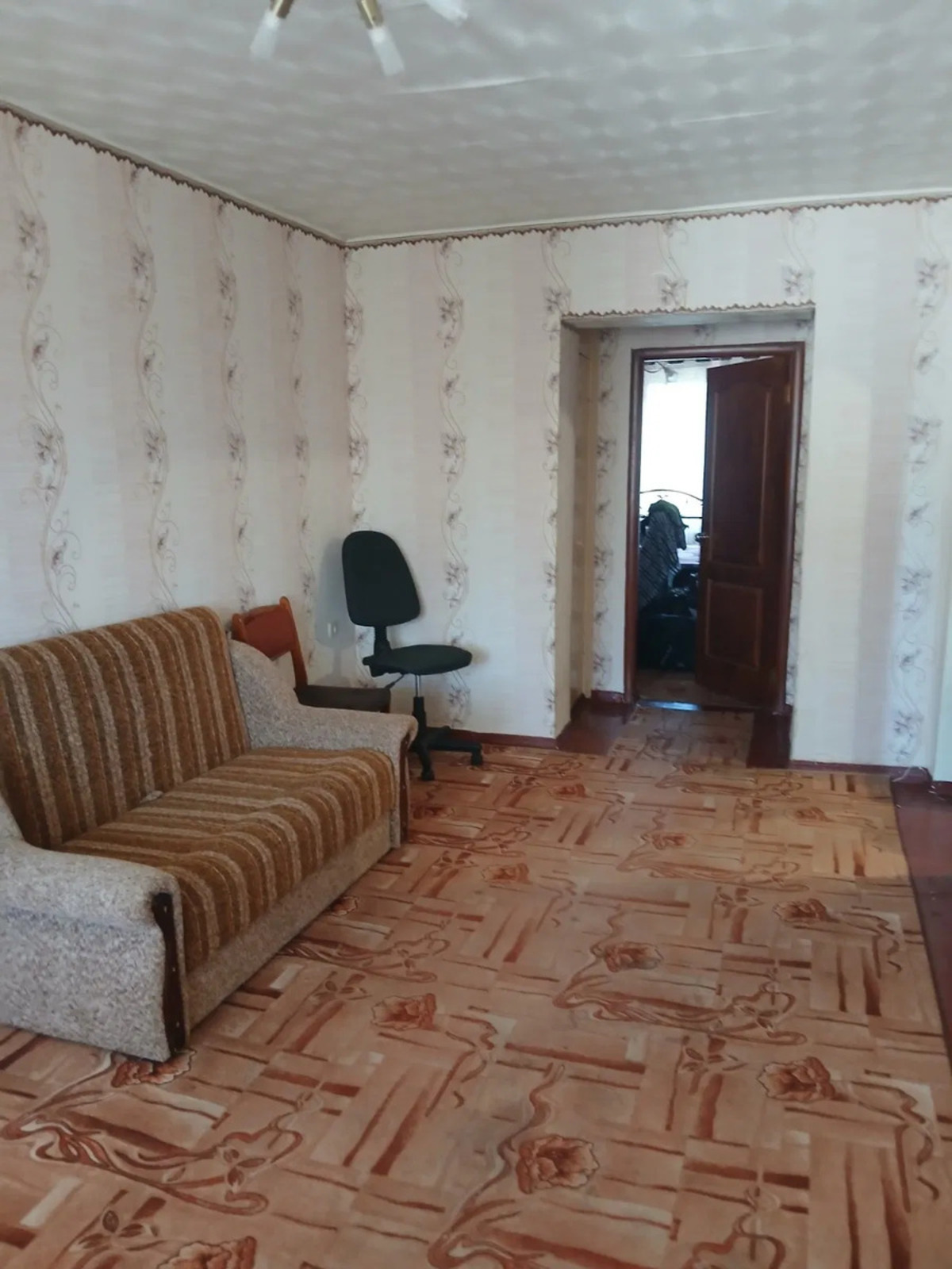 Продается 2-х комнатная квартира в самом Центре Славянска фото 1 Продается 2-х комнатная квартира в самом Центре Славянска фото 1