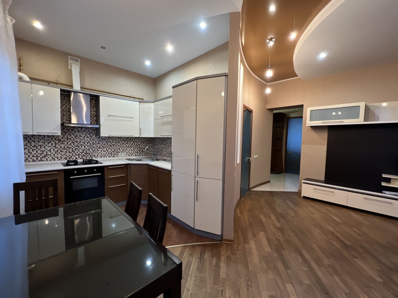 Сталінка з ремонтом і АО в центрі фото 1 Сталінка з ремонтом і АО в центрі фото 1