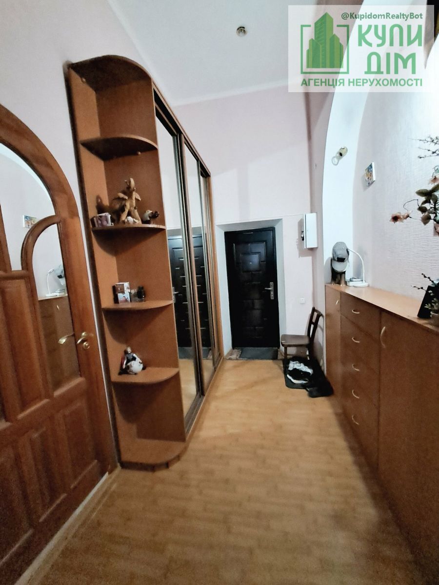 Терміново продам 3-и кімнатну квартиру в центрі по вул.Чміленка. фото 1 Терміново продам 3-и кімнатну квартиру в центрі по вул.Чміленка. фото 1