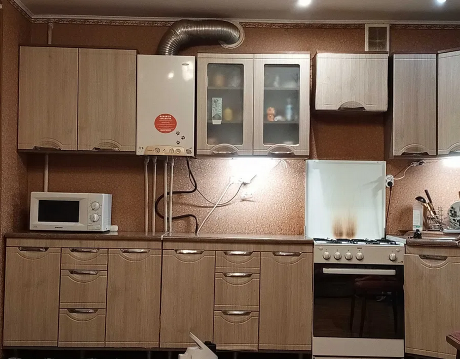 Продам 2-кімнатну квартиру з ділянкою та гаражем у с. Соколівське. фото 1 Продам 2-кімнатну квартиру з ділянкою та гаражем у с. Соколівське. фото 1