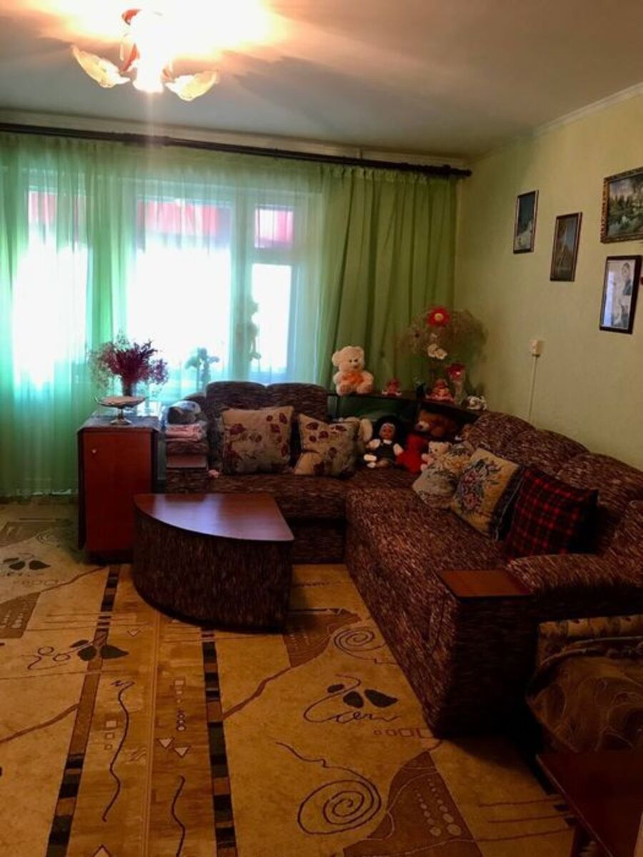 Продам трикімнатну квартиру на Шкільному. фото 1 Продам трикімнатну квартиру на Шкільному. фото 1