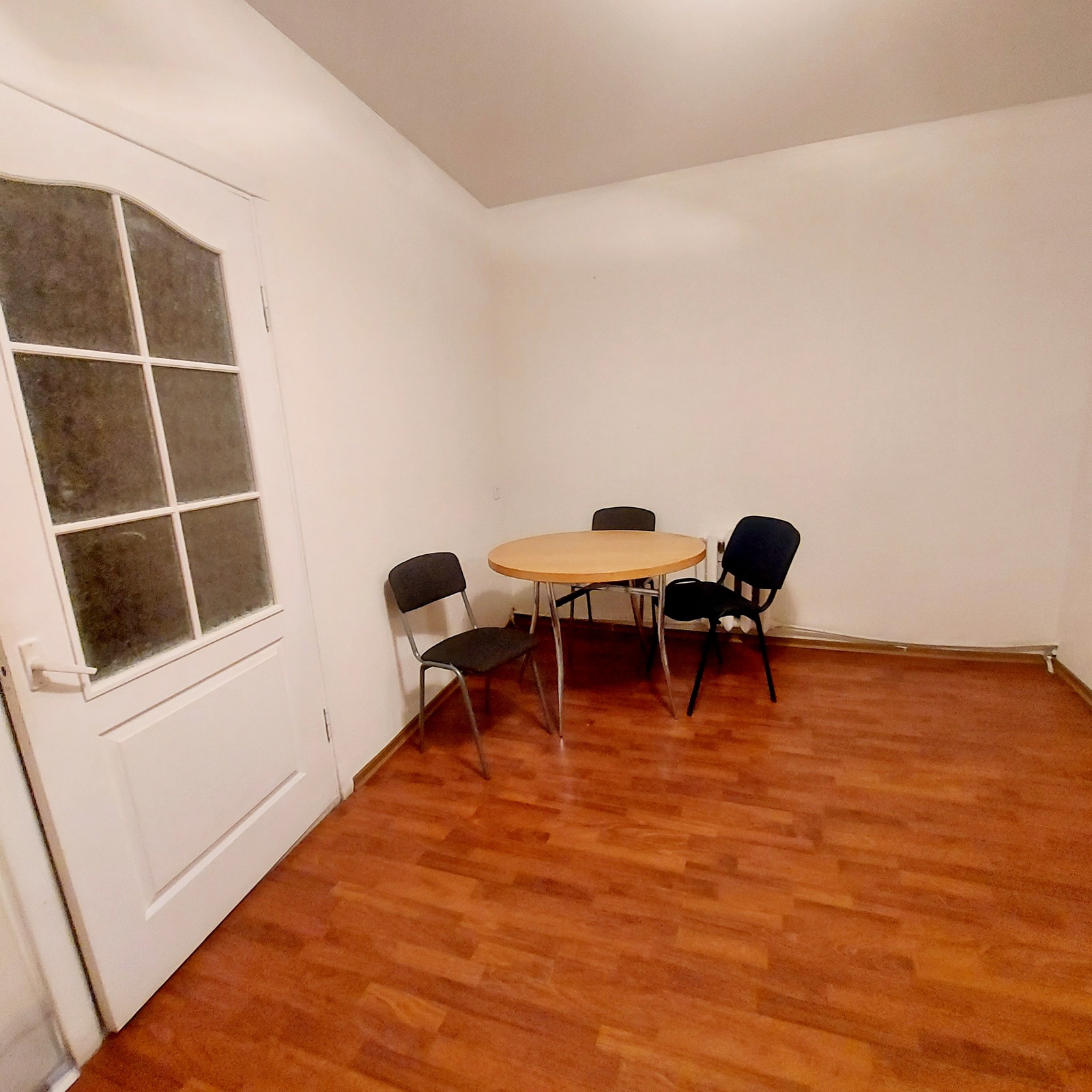 Сдам 2-к.квартиру под жильё и под коммерцию Барикадная фото 1 Сдам 2-к.квартиру под жильё и под коммерцию Барикадная фото 1