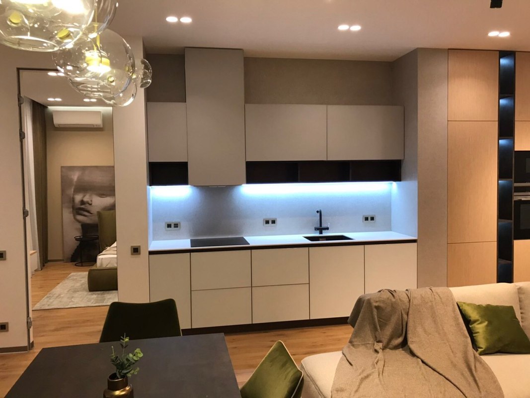 Драгомирова 11, 3 комнаты, 120кВм, 10эт., 635 000$ фото 1 Драгомирова 11, 3 комнаты, 120кВм, 10эт., 635 000$ фото 1