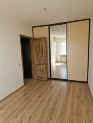 Продаж просторої 2к квартири вул. Соборна (50 років Жовтня ) фото 13 Продаж просторої 2к квартири вул. Соборна (50 років Жовтня ) фото 13