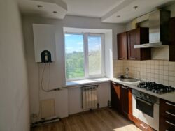 Продаж просторої 2к квартири вул. Соборна (50 років Жовтня ) фото 2 Продаж просторої 2к квартири вул. Соборна (50 років Жовтня ) фото 2