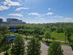 Продаж просторої 2к квартири вул. Соборна (50 років Жовтня ) фото 4 Продаж просторої 2к квартири вул. Соборна (50 років Жовтня ) фото 4