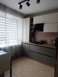 Продається 3-кімнатна квартира по вул. Василя Нікітіна фото 2 Продається 3-кімнатна квартира по вул. Василя Нікітіна фото 2