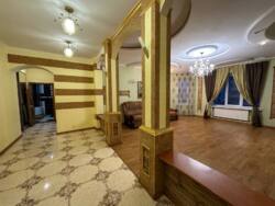 У продажу трикімнатна квартира біля моря фото 2 У продажу трикімнатна квартира біля моря фото 2