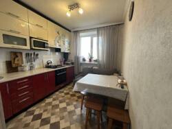 Простора 1-кімнатна з гарним краєвидом! фото 1 Простора 1-кімнатна з гарним краєвидом! фото 1