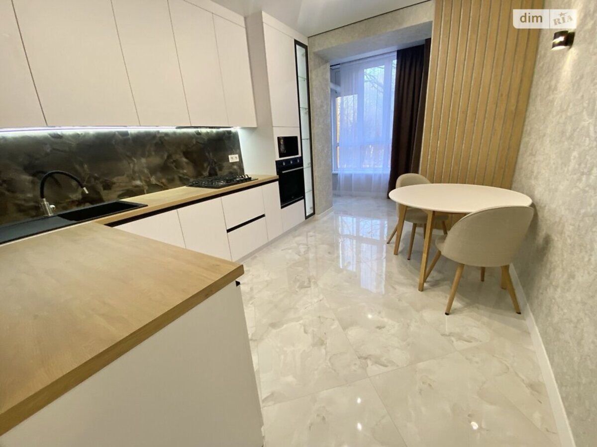 ������ 1-� �������� � �� ������� ������ ���� 1