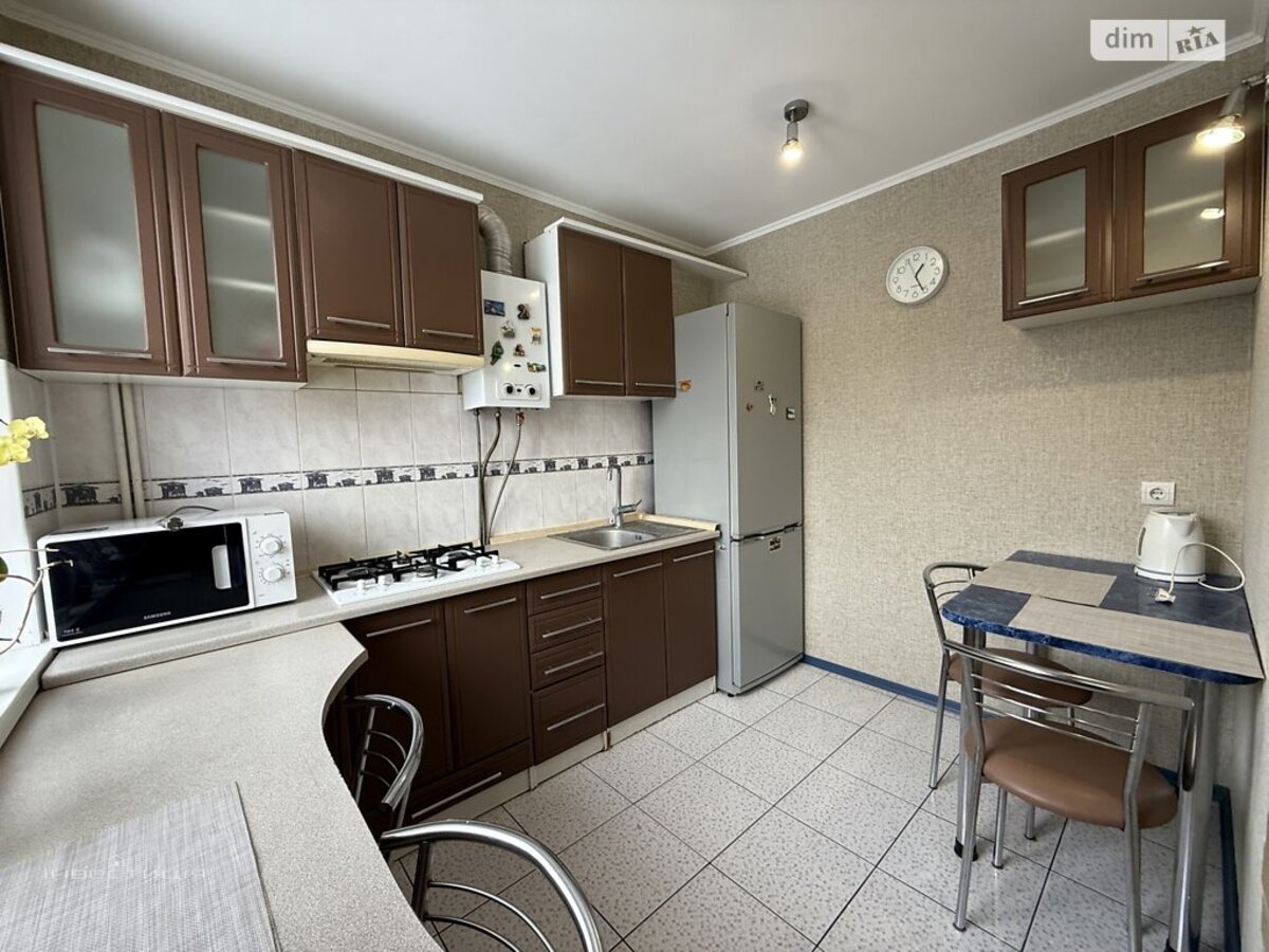 ������ 3-� ������� �������� ���� 1