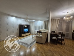 Поодаю простору 3-к квартиру на Поділлі фото 3 Поодаю простору 3-к квартиру на Поділлі фото 3