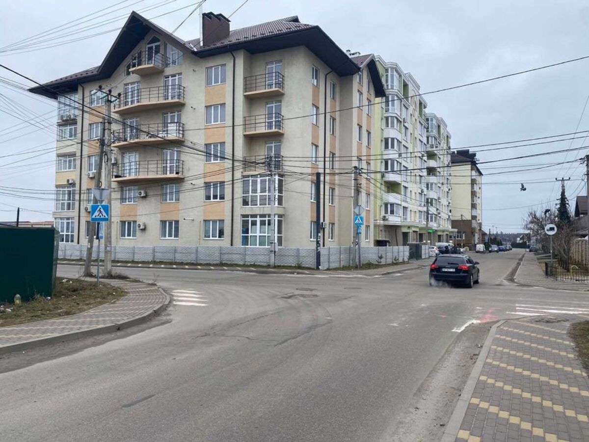  3-  . , 20    (-) -  1