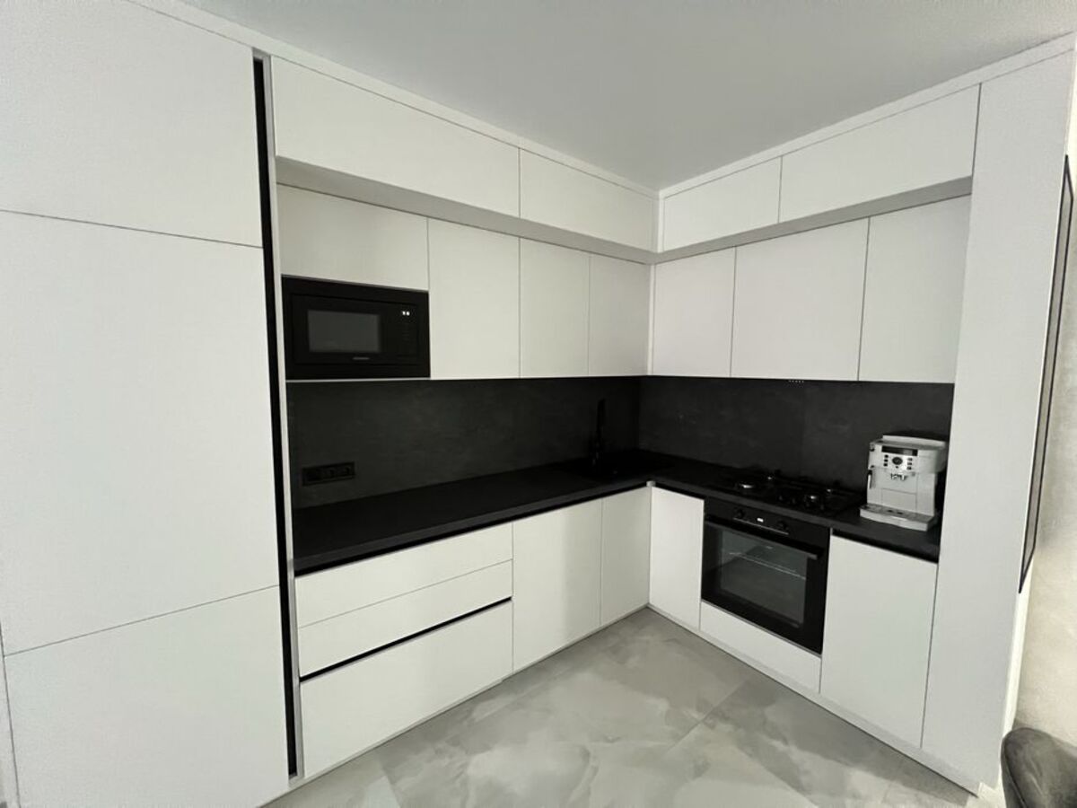  1- ,  Crystal avenue, . ,  (-)   1