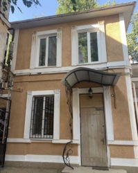 Трикімнатна квартира у центрі міста фото 8 Трикімнатна квартира у центрі міста фото 8