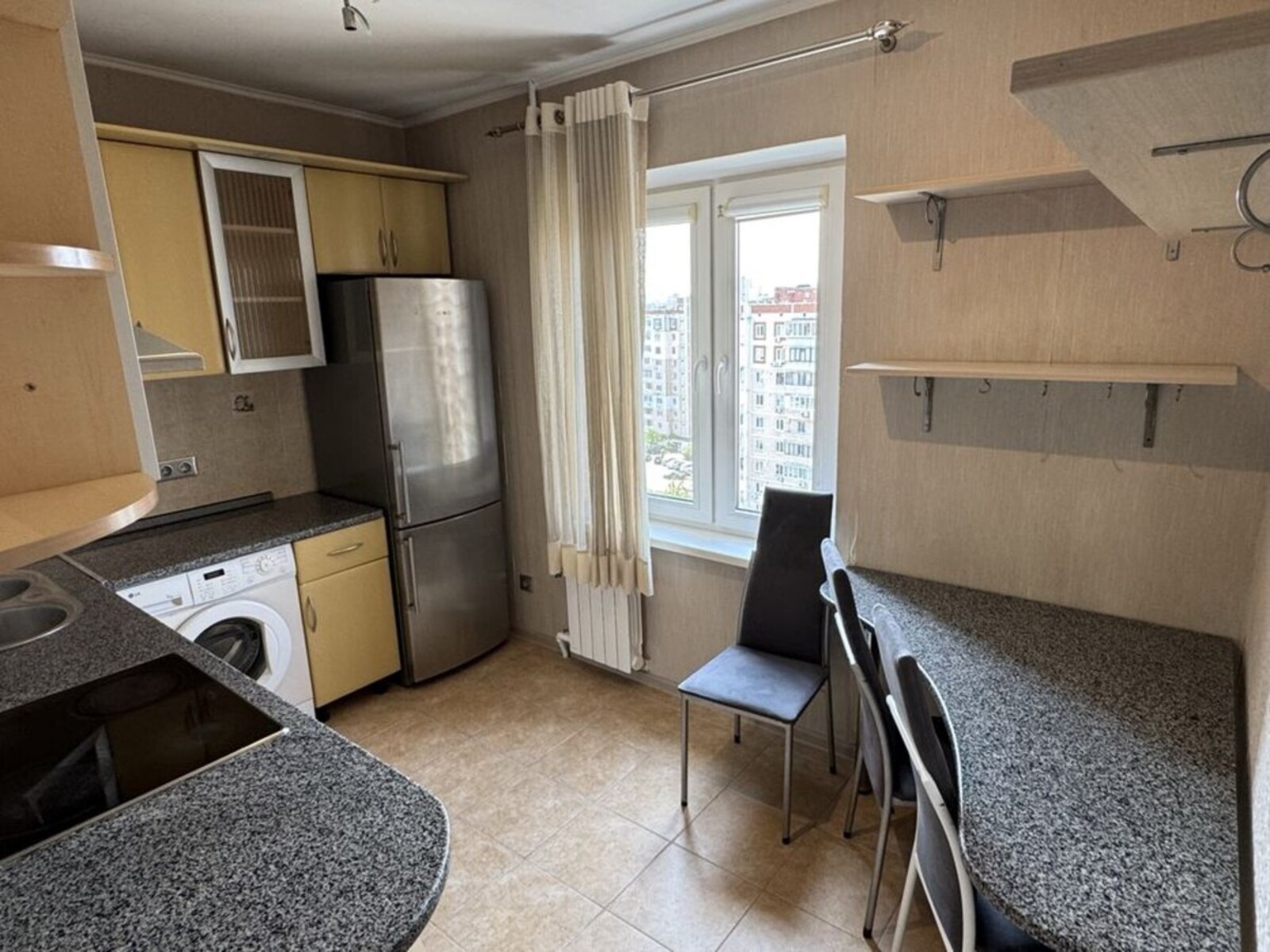 3к. квартира, метро Лісова фото 1 3к. квартира, метро Лісова фото 1
