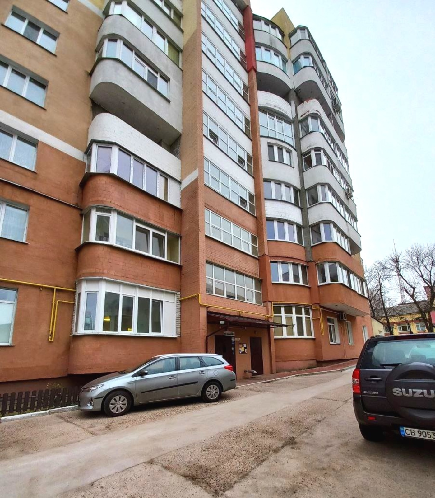 Продам велику 2 рівневу квартиру в центрі , разом з паркінгом фото 1 Продам велику 2 рівневу квартиру в центрі , разом з паркінгом фото 1