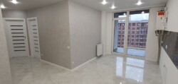������ 2 �� �������� � �������� � �� 'Famyli Plaza'. ���� 4