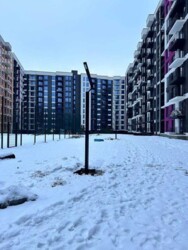 ������ 2 �� �������� � �������� � �� 'Famyli Plaza'. ���� 19