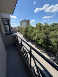 Продаж 2-кімнатної квартири на вул. Залізничній фото 5 Продаж 2-кімнатної квартири на вул. Залізничній фото 5