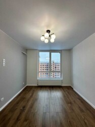 ������ 2 �� �������� � �������� � �� 'Famyli Plaza'. ���� 14