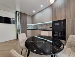 Продаж великої квартири у ЖК Famely Plaza фото 16 Продаж великої квартири у ЖК Famely Plaza фото 16