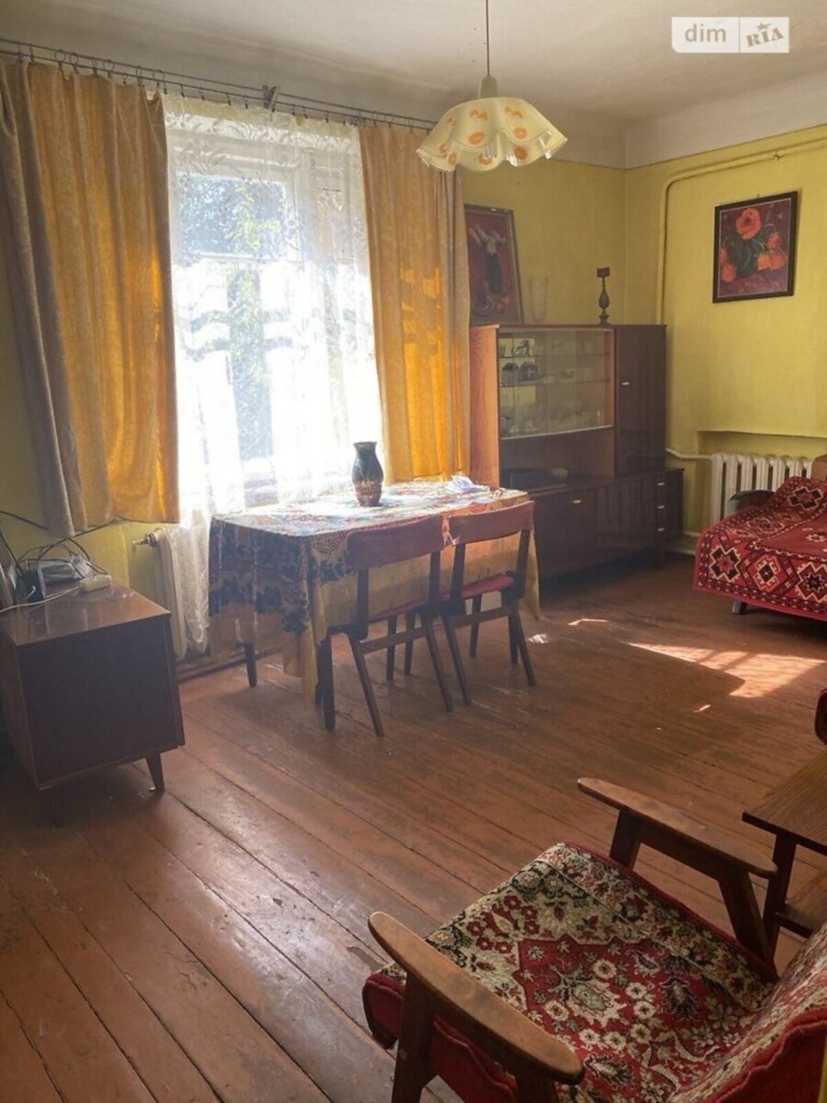 Продається квартира в історичному центрі міста по вул. Д. Донцова фото 1 Продається квартира в історичному центрі міста по вул. Д. Донцова фото 1