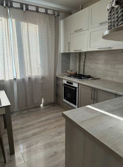 Продається простора 3-кімнатна квартира в районі Малікова фото 1 Продається простора 3-кімнатна квартира в районі Малікова фото 1