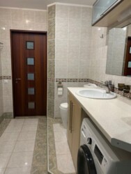 Продається простора 4-х кімнатна квартира в самому центрі міста.. фото 9 Продається простора 4-х кімнатна квартира в самому центрі міста.. фото 9