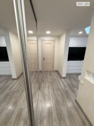 Продаж квартири з ремонтом по вул. Маршала Жукова фото 4 Продаж квартири з ремонтом по вул. Маршала Жукова фото 4