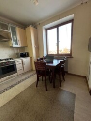 Продається простора 4-х кімнатна квартира в самому центрі міста.. фото 7 Продається простора 4-х кімнатна квартира в самому центрі міста.. фото 7