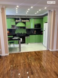 Продається 4 кімнатна квартира по вул. Перемоги фото 4 Продається 4 кімнатна квартира по вул. Перемоги фото 4