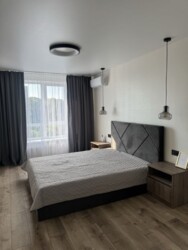  1-       Grand city 82 000 $  1