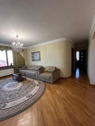 Продається простора 4-х кімнатна квартира в самому центрі міста.. фото 1 Продається простора 4-х кімнатна квартира в самому центрі міста.. фото 1