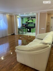 Продається 4 кімнатна квартира по вул. Перемоги фото 3 Продається 4 кімнатна квартира по вул. Перемоги фото 3