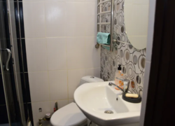 Продається двокімнатна квартира в центрі по вул. Володимирська фото 7 Продається двокімнатна квартира в центрі по вул. Володимирська фото 7